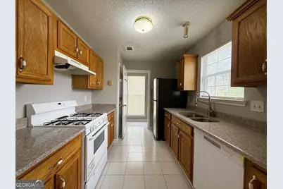 5609 Eagles Feather Lane, Riverdale, GA 30274 - Photo 6