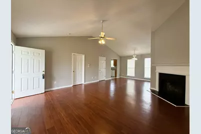 5609 Eagles Feather Lane, Riverdale, GA 30274 - Photo 4