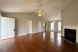 5609 Eagles Feather Ln, Riverdale, GA 30274 - Photo 4