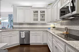 5492 Glenridge Dr, Sandy Springs, GA 30342 - Photo 12