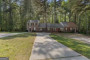 7167 Williamsburg Dr, Riverdale, GA 30274 - Photo 2