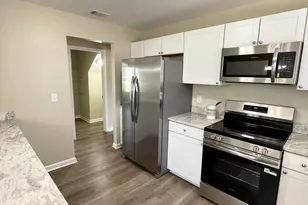 138 Charlotte Cir, Statham, GA 30666 - Photo 6