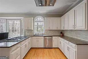 1045 Tullmore Dr, Roswell, GA 30075 - Photo 10