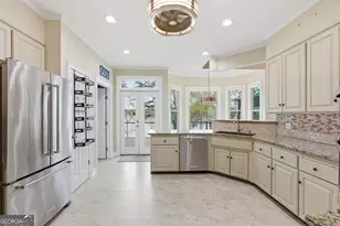 501 Capri Point, Lavonia, GA 30553 - Photo 2