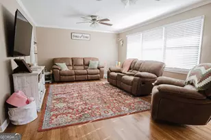 222 Red Bud Dr, Barnesville, GA 30204 - Photo 2