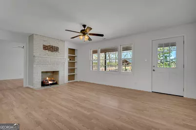 821 Highway 323, Gillsville, GA 30543 - Photo 8