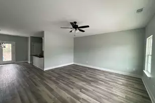 307 Mclean St, Claxton, GA 30417 - Photo 2