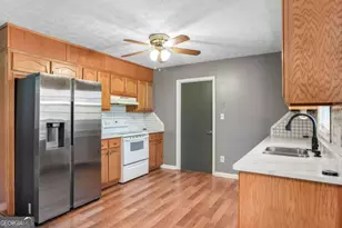 1349 Ashbrook Dr, Lawrenceville, GA 30043 - Photo 12