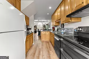 303 Alston Ridge Ct, Cornelia, GA 30531 - Photo 10