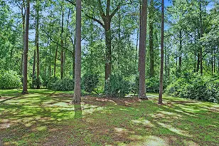 1270 Wadsworth Dr, Albany, GA 31721 - Photo 10