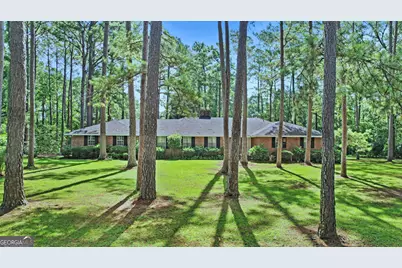 1270 Wadsworth Drive, Albany, GA 31721 - Photo 2