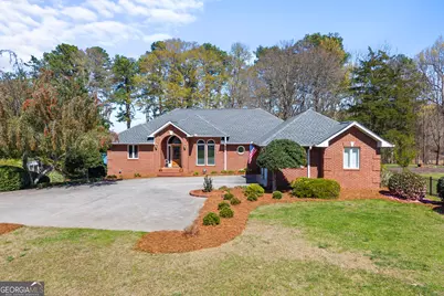 424 Capri Point, Lavonia, GA 30553 - Photo 4
