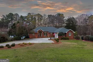 424 Capri Point, Lavonia, GA 30553 - Photo 8