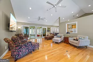 424 Capri Point, Lavonia, GA 30553 - Photo 16