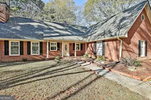 190 Willow Lake Ln, Sharpsburg, GA 30277 - Photo 6