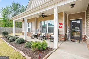 239 Dixon Cir, Williamson, GA 30292 - Photo 4