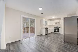 429 Village Bluff Dr, Lawrenceville, GA 30046 - Photo 6