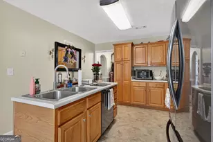 331 Patrick Cir, Jenkinsburg, GA 30234 - Photo 12