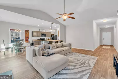 5 Hill Top Circle, Grantville, GA 30220 - Photo 8