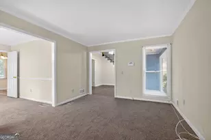 1036 Huntingdon Ct, Stone Mountain, GA 30083 - Photo 4