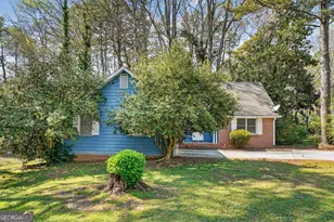 1036 Huntingdon Ct, Stone Mountain, GA 30083 - Photo 2