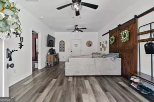 582 W Grantville Rd, Grantville, GA 30220 - Photo 6
