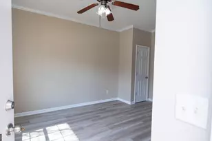 106 Stillwood Dr, Newnan, GA 30265 - Photo 8