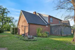 74 N Gill St, Hazlehurst, GA 31539 - Photo 6