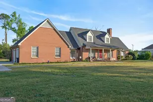 74 N Gill St, Hazlehurst, GA 31539 - Photo 2