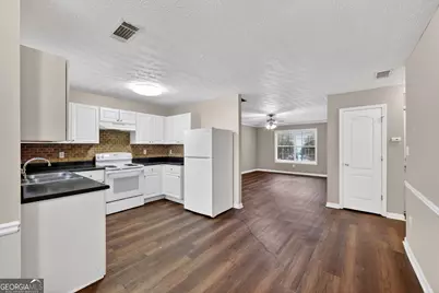 7156 Bowie Drive, Lithonia, GA 30038 - Photo 10