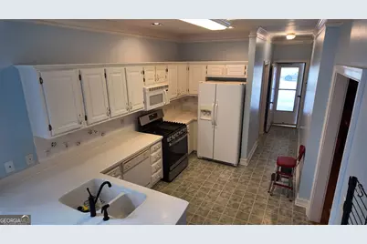 7616 Livingston Drive, Jonesboro, GA 30236 - Photo 4