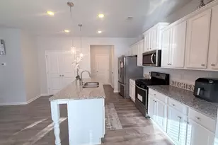 1040 Shadow Glen Drive, Fairburn, GA 30213 - Photo 4