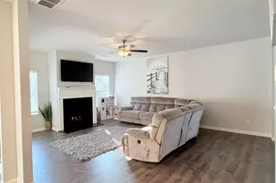 1040 Shadow Glen Drive, Fairburn, GA 30213 - Photo 8