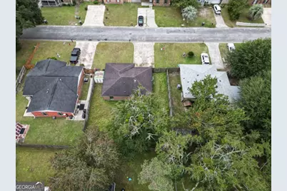 251 Garden Circle, Hinesville, GA 31313 - Photo 8