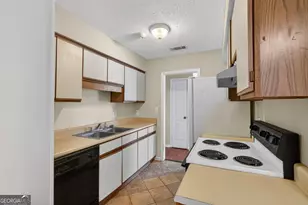 251 Garden Cir, Hinesville, GA 31313 - Photo 8
