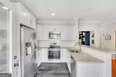 218 E 33rd Street, Savannah, GA 31401 - Photo 12