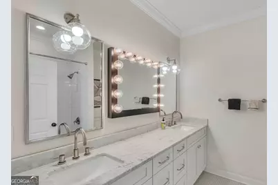 218 E 33rd Street, Savannah, GA 31401 - Photo 18