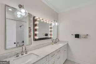 218 E 33rd St, Savannah, GA 31401 - Photo 18