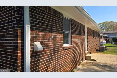 2379 Prestige Square, Morrow, GA 30260 - Photo 2