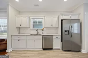 1116 E 40th St, Savannah, GA 31404 - Photo 22