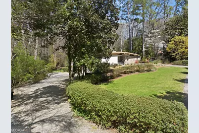 505 Hollydale Court NW, Atlanta, GA 30342 - Photo 6