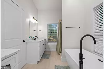 1422 Kennesaw Drive, Atlanta, GA 30318 - Photo 26