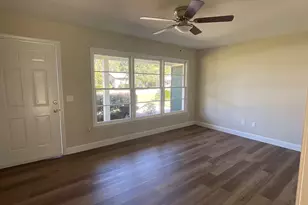 195 Hollywood Ave, Jesup, GA 31545 - Photo 8