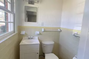 195 Hollywood Ave, Jesup, GA 31545 - Photo 6