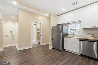 716 W 38th Street, Savannah, GA 31415 - Photo 12