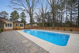 12 Clearwater Rd, Sharpsburg, GA 30277 - Photo 2