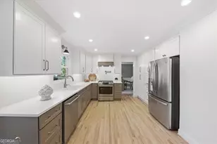 615 Callan Close, Roswell, GA 30075 - Photo 16