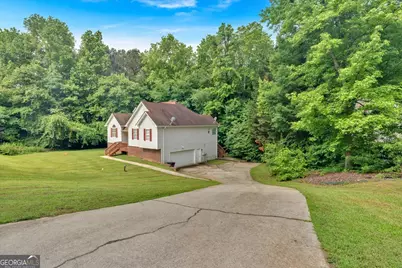 185 White Oak Court, Carrollton, GA 30116 - Photo 4