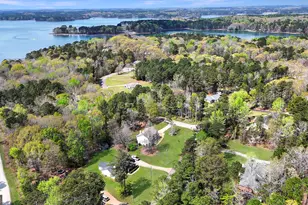 16 River Point Dr, Lagrange, GA 30240 - Photo 2