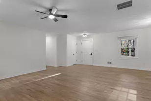 8228 Lullwater Ct, Jonesboro, GA 30236 - Photo 10